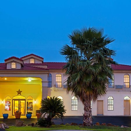 Days Inn By Wyndham Near Seaworld Сан Антонио Екстериор снимка