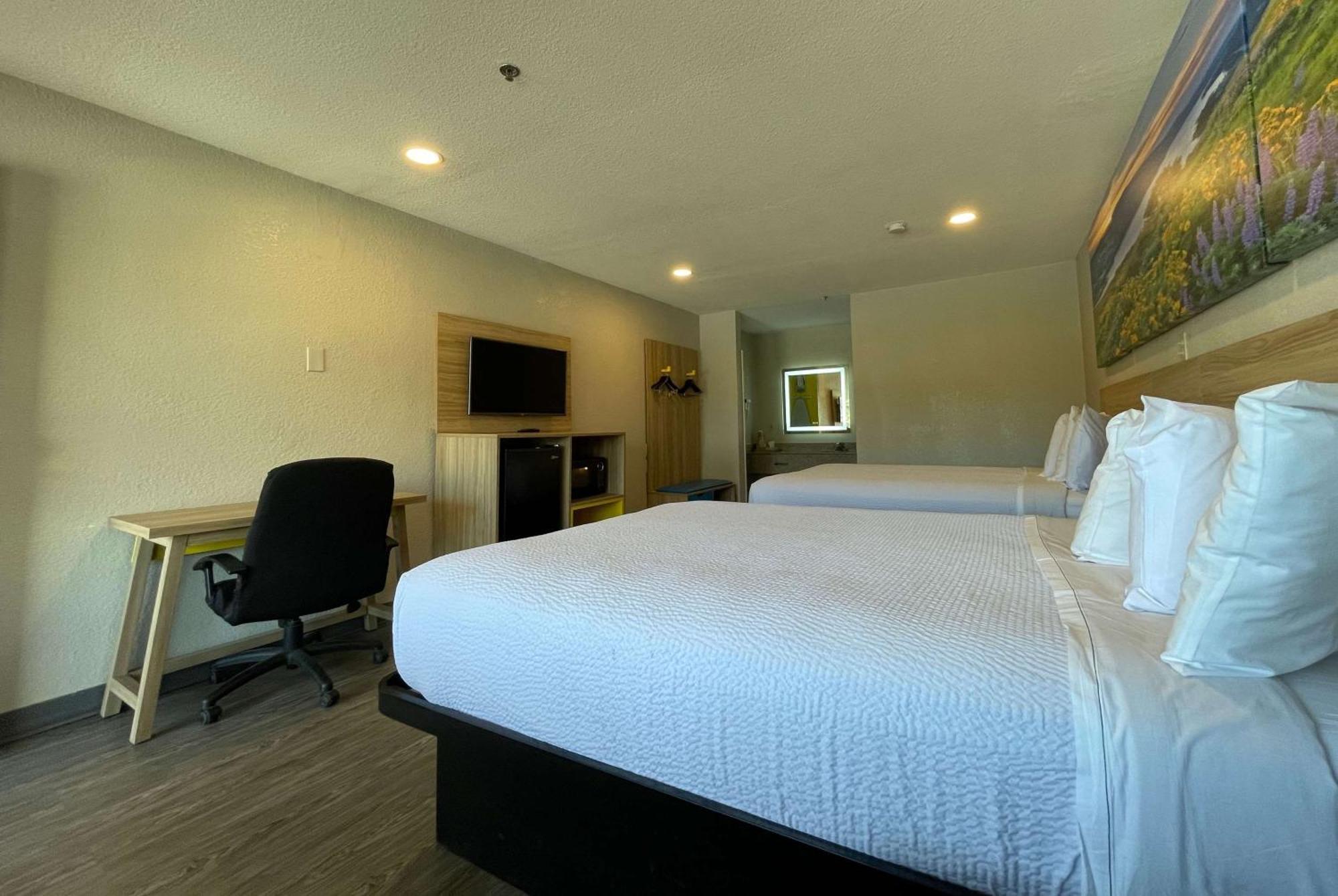 Days Inn By Wyndham Near Seaworld Сан Антонио Екстериор снимка